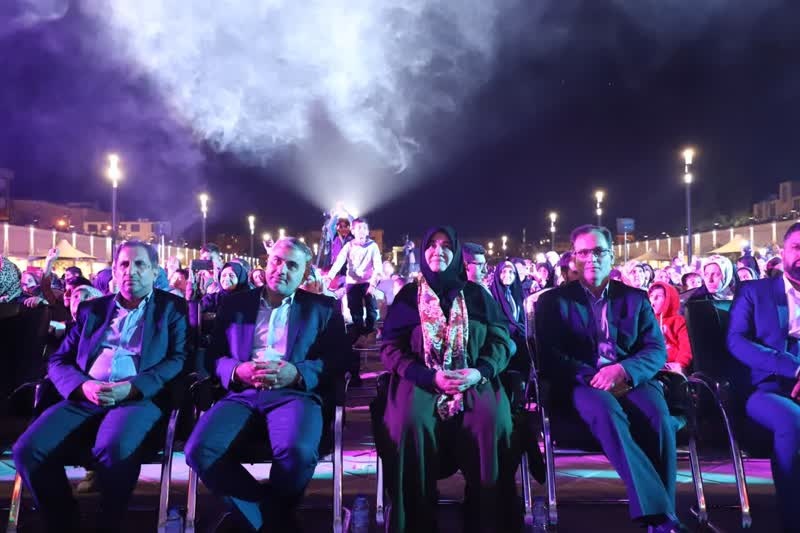 زنجان شهری است که از فلز بیجان و بیروح هنر میآفریند