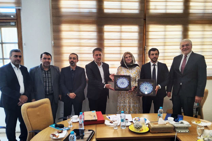 اصفهان و سنپترزبورگ در مسیر توسعه گردشگری / خواهرخواندگی اصفهان و روسیه فرصت مناسبی برای توسعه گردشگری اصفهان و سنپترزبورگ در مسیر توسعه گردشگری / خواهرخواندگی اصفهان و روسیه فرصت مناسبی برای توسعه گردشگری