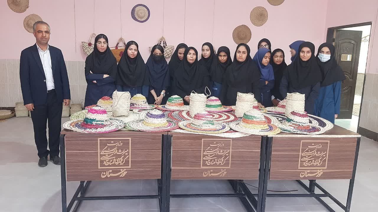 برپایی نمایشگاه صنایع‌دستی برای دانش‌آموزان خرمشهری
