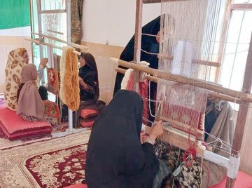 توانمندسازی زنان عشایر شهرستان سربیشه با ارائه آموزش‌های صنایع‌دستی
