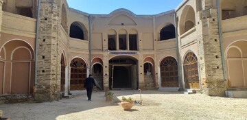 عملیات مرمت بازار قجری شمس السلطنه نراق استان مرکزی پایان یافت