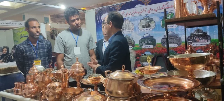 ۲۰ غرفه صنایع‌دستی زنجان در نمایشگاه روستاآباد برپا شد