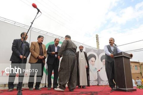 اولین جشنواره روستایی انگور کندوله و سیب سرتخت کرمانشاه