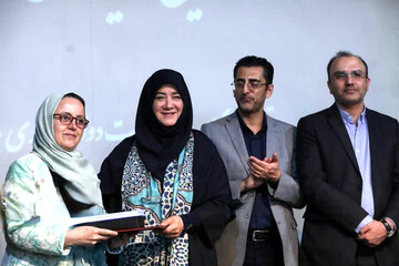 درخشش هنرمند صنایع‌دستی استان سمنان در رویداد ملی سه‌گام