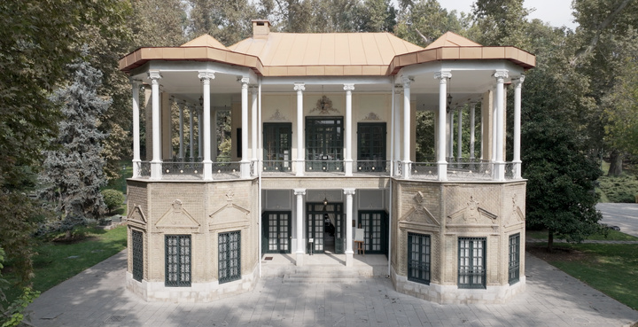 مرمت و بازسازی یکی از ستون های ایوان شرقی عمارت کوشک احمدشاهی