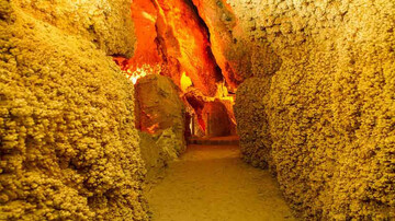 غار نخجیر؛ یکی از زیباترین غارهای آهکی ایران