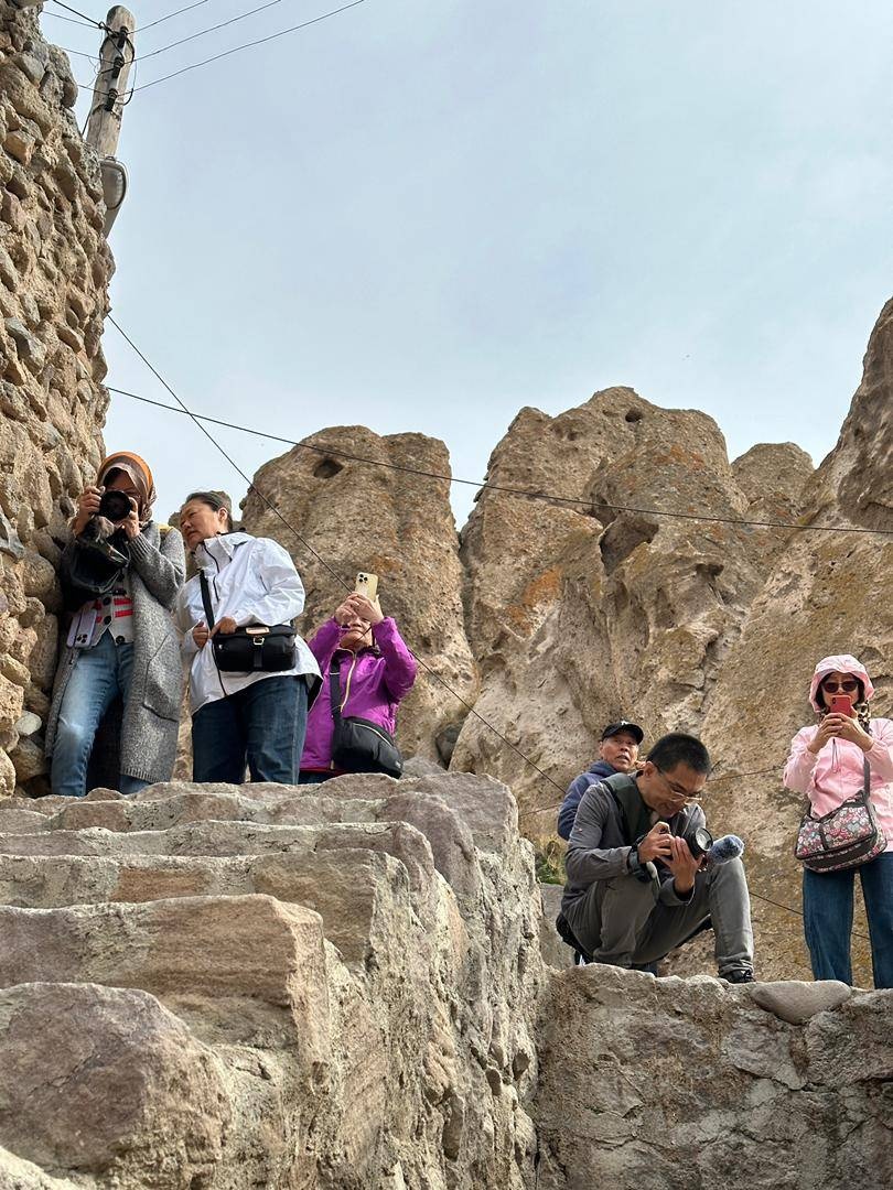 جریان زندگی میان صخرهها و بیهمتایی کندوان در دنیا/ اینجا همیشه چراغی روشن است