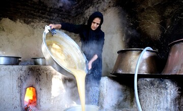 شیره پزی در روستای تاریخی و هدف گردشگری هزاوه