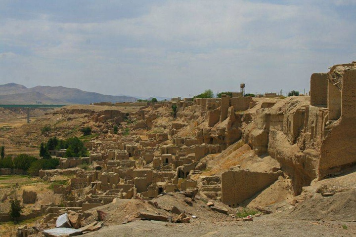 آغاز مرمت قلعه تاریخی ایزد خواست فارس