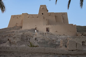 قلعه کنت یکی از بناهای تاریخی شهرستان سیب و سوران