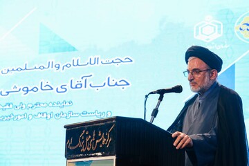 بقاع متبرکه سکولار نداریم/ دستاوردهای انقلاب اسلامی از طریق بقاع متبرکه تبیین شود