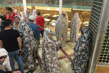 ۵۰ گردشگر چینی از موزه فاطمی بازدید کردند
