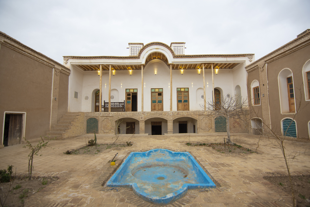 سرخه، شهرستانی به رنگ خوش میزبانی