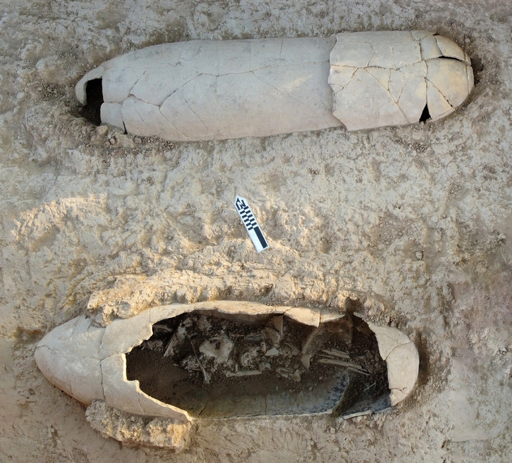 انجام فاز نخست کاوش باستان‌شناسی در گورخمره‌های محله کوروش اهواز/ نمونه‌‏برداری از بقایای استخوانی برای آزمایش‌های ژنتیک‌‏باستان‏‌شناسی