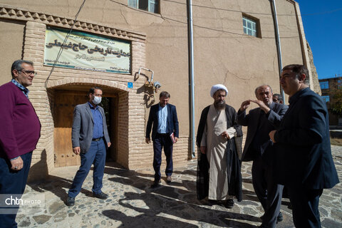 بازدید مدیرکل میراث‌فرهنگی همدان از آثار تاریخی شهر صالح آباد