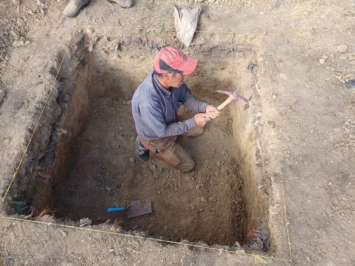 پایان پژوهش باستان‌­شناختی گمانه‌زنی برای تعیین عرصه و پیشنهاد حریم تپه ستران آجین اسدآباد همدان