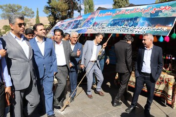 میز ملی گردشگری عشایر در شیراز افتتاح شد