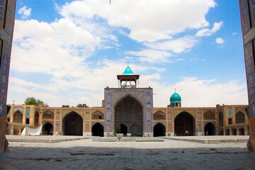 به‌دنبال ایجاد اجماع نهادهای دولتی در حفاظت از مسجد سید اصفهان هستیم