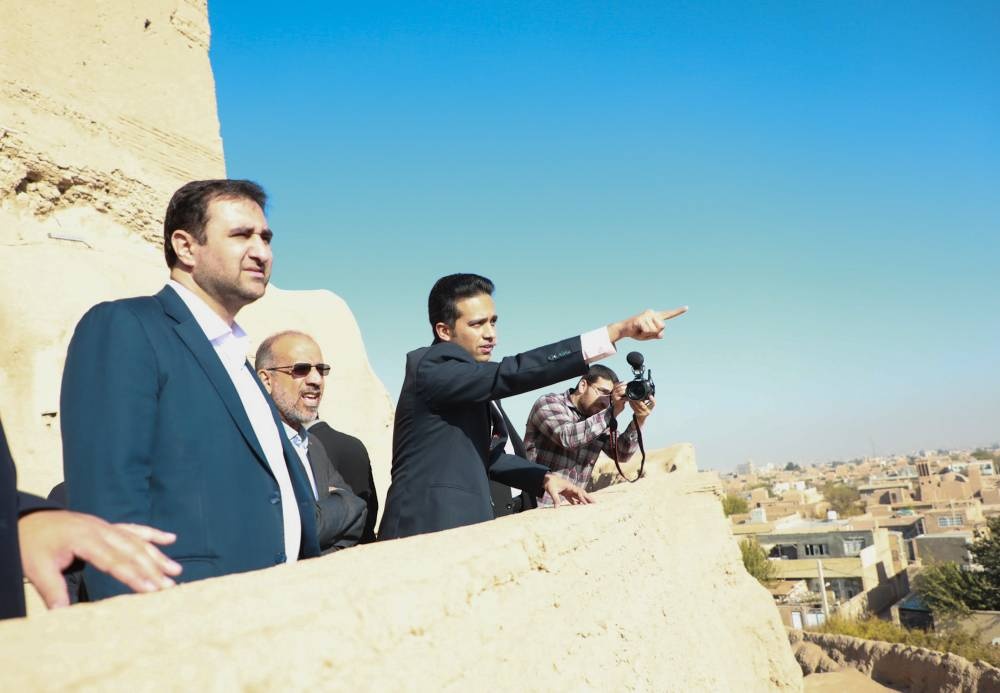 بازدید معاون گردشگری وزارت میراثفرهنگی، گردشگری و صنایعدستی کشور از کهن دژ نارین قلعه میبد