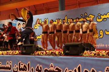 طنین نوای ۲۵ گروه موسیقی آیینی اقوام در جشنواره فرهنگ و اقتصاد اقوام ایران‌زمین