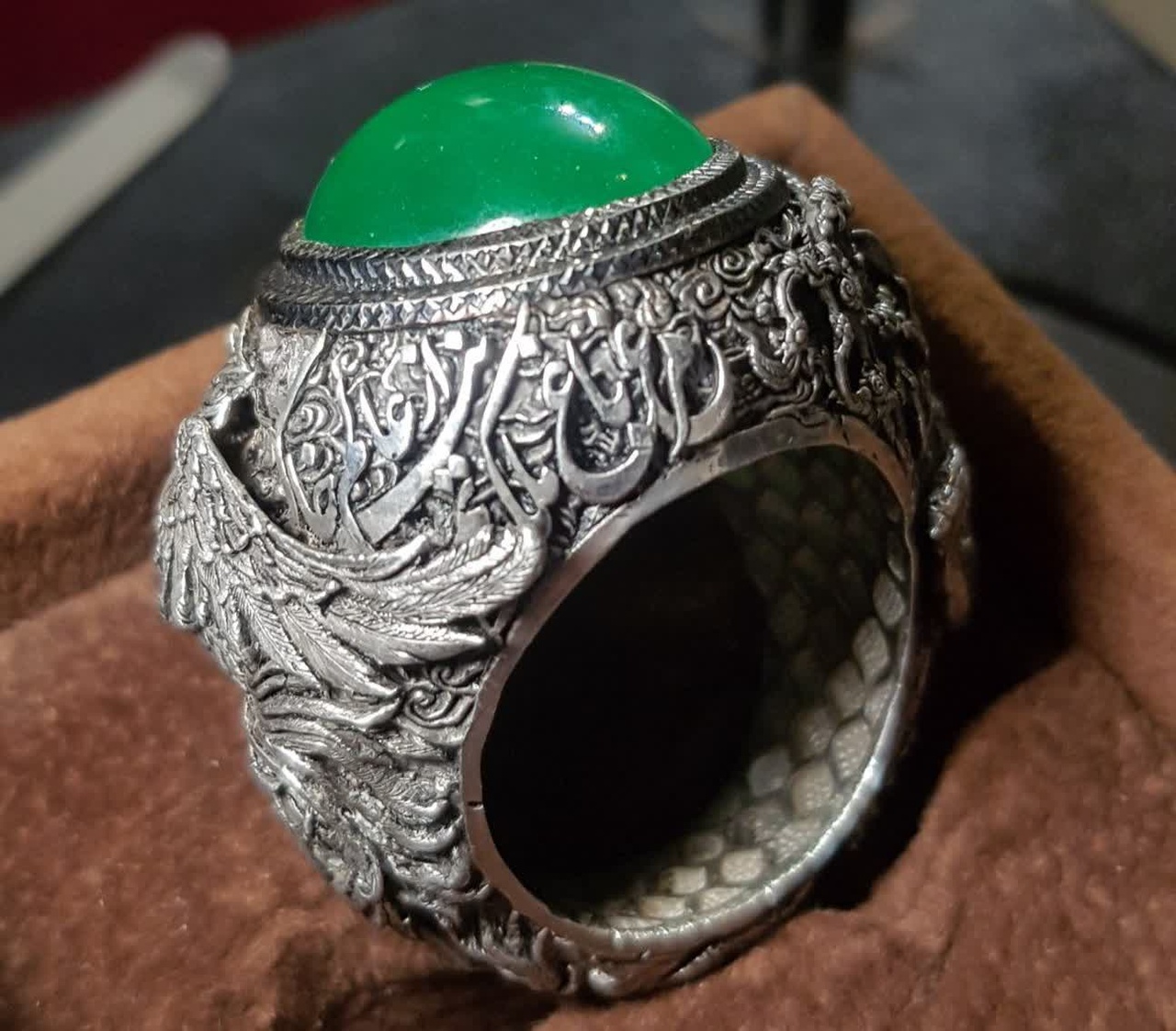 رتبه نخست نمایشگاه جهانی جواهرات ایتالیا به هنرمند قلمزن مشهدی اختصاص یافت