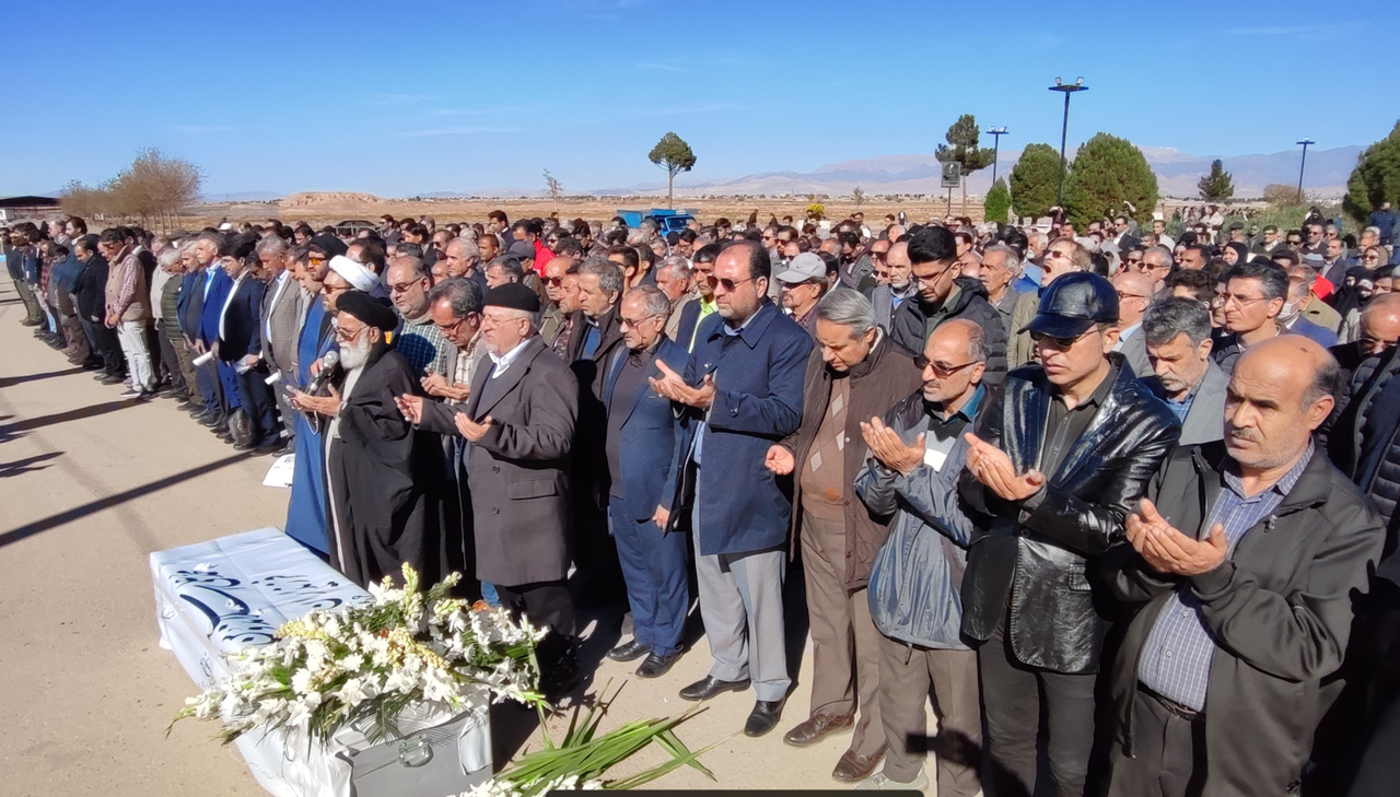 پیکر استاد ندوشن در نیشابور آرام گرفت