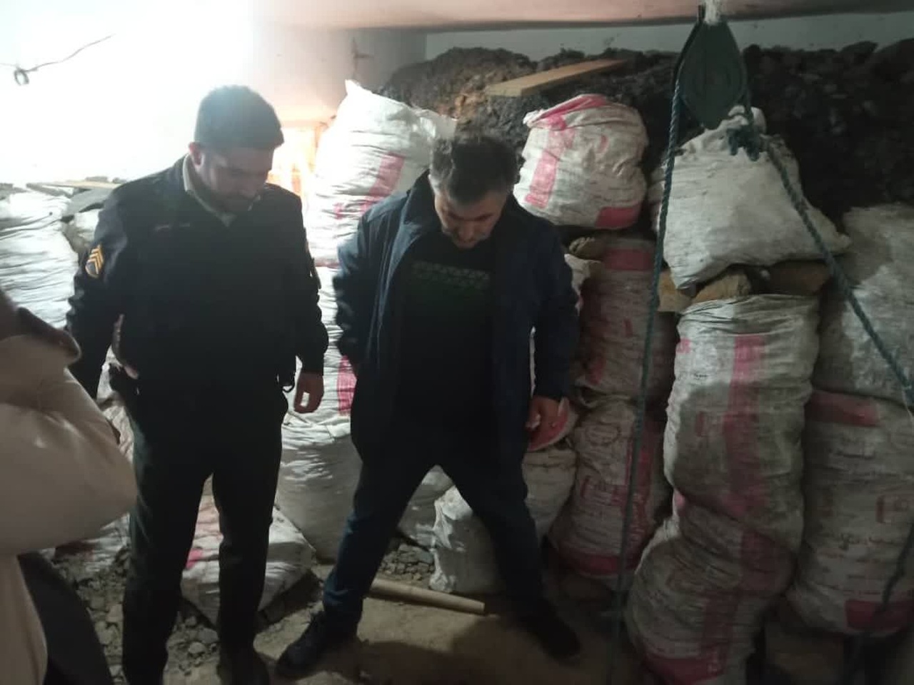 مالک یک منزل مسکونی به‌جرم حفاری غیرمجاز در سنندج دستگیر شد