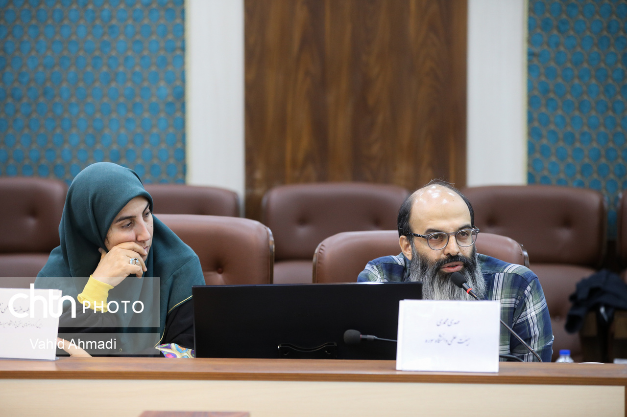 با راهاندازی میزهای تخصصی، کتابهای تخصصی تولید میشود/ با نقدهای بیشتر هر روزمان را متفاوت کنیم