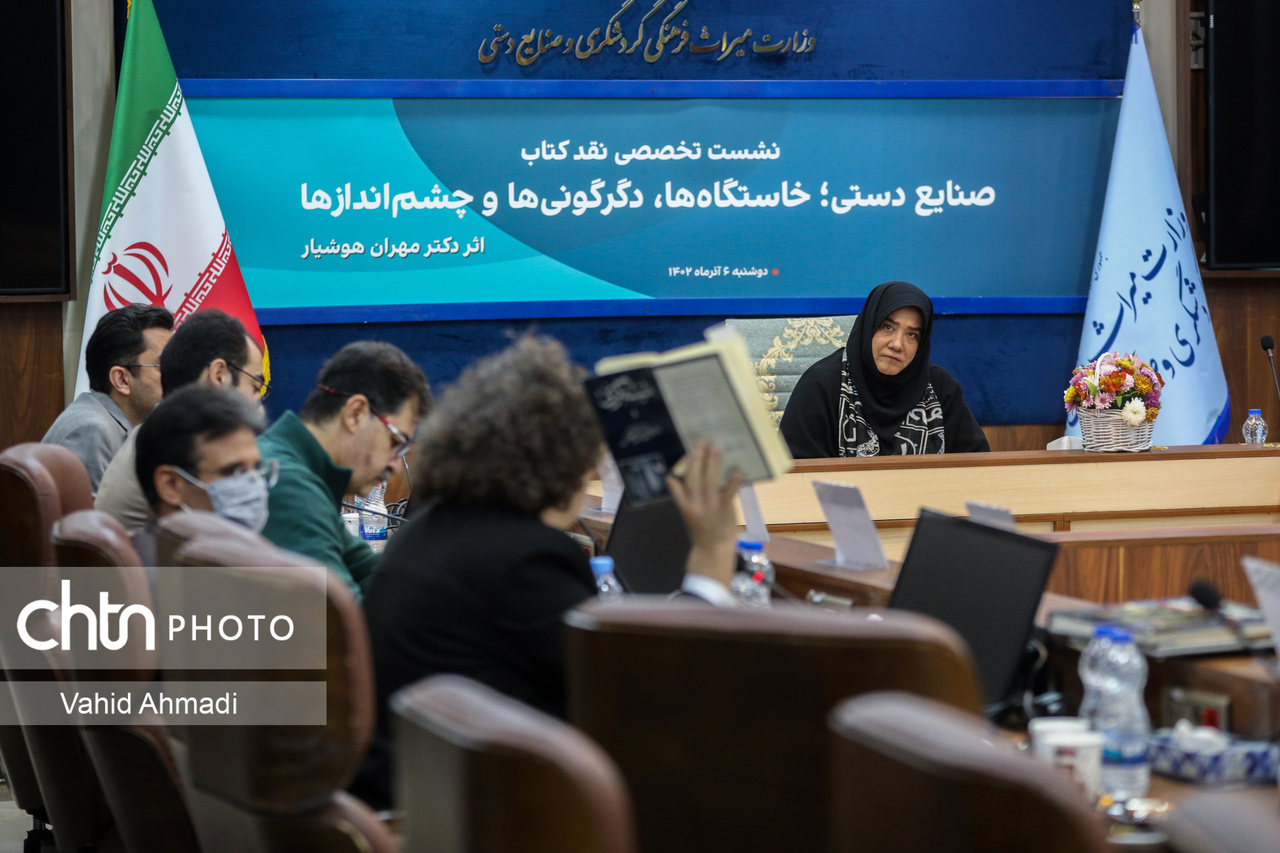 با راهاندازی میزهای تخصصی، کتابهای تخصصی تولید میشود/ با نقدهای بیشتر هر روزمان را متفاوت کنیم