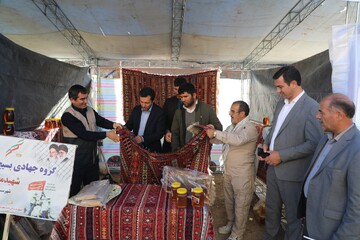 برپایی غرفه‌های صنایع‌دستی در حاشیه همایش تکریم از شبانان و گله‌داران عشایر استان اردبیل