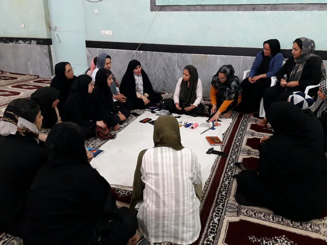 ۱۲۵ هنرجوی صنایع‌دستی امیدیه در دوره‌های آموزشی زیر نظر یونسکو شرکت کردند