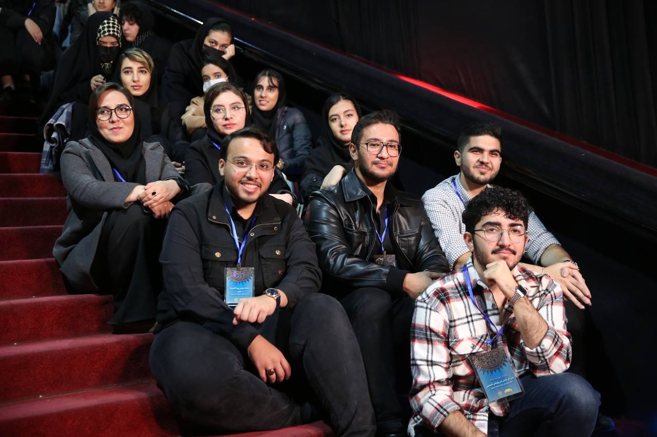 در نشست وزیر میراثفرهنگی با دانشجویان چه گذشت؟/ از تشکیل شورای راهبردی دانشجویی در وزارت میراثفرهنگی تا تخصیص اعتبار برای احیای صنایعدستی فراموش شده