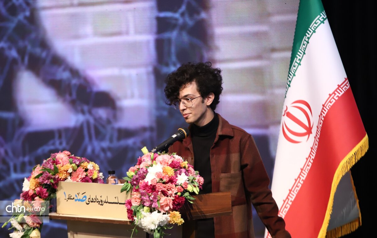 در نشست وزیر میراثفرهنگی با دانشجویان چه گذشت؟/ از تشکیل شورای راهبردی دانشجویی در وزارت میراثفرهنگی تا تخصیص اعتبار برای احیای صنایعدستی فراموش شده