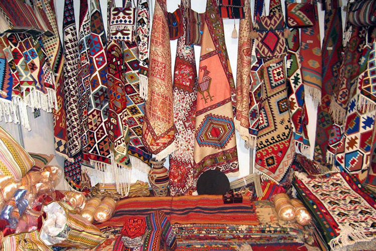 تکاب در مسیر رونق و توسعه/ از راهاندازی ۷ واحد بومگردی تا صدور اسناد تکبرگی مجموعه جهانی تخت سلیمان