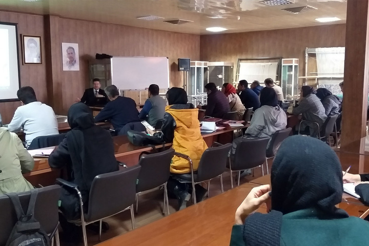 برگزاری کارگاه آموزشی راهکارهای تبادل مالی در صادرات صنایع‌دستی استان اصفهان