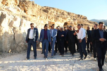 وزیر میراث‌فرهنگی از پروژه‌های مرمتی جهرم بازدید کرد