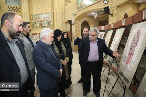 بازدید قائم‌مقام وزیر و معاون میراث‌فرهنگی از نمایشگاه «فلسطین اصیل، برگی دیگر از اسناد فلسطین»