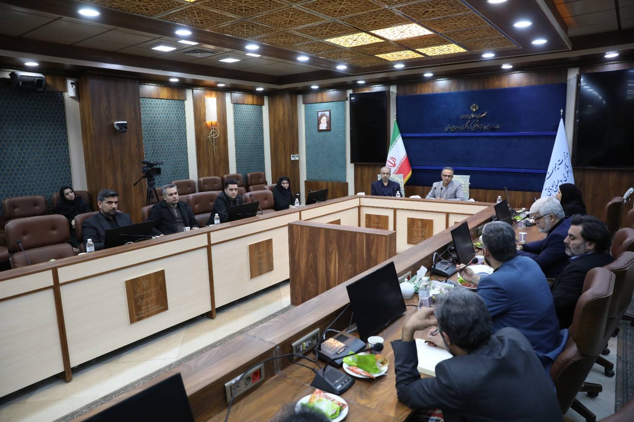 صادرات صنایع دستی، راهی مغفول برای تحقق «اقتصاد بدون نفت»/ برای رونق صادرات و رفع موانع چه باید کرد؟/ رونق تولید و صادرات صنایع دستی با تکیه بر ظرفیت بخش خصوصی