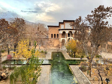 کاخ موزه خسروآباد در استان کردستان