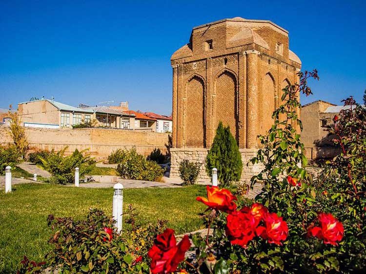 گنبدهای پنجگانه شهرستان مراغه