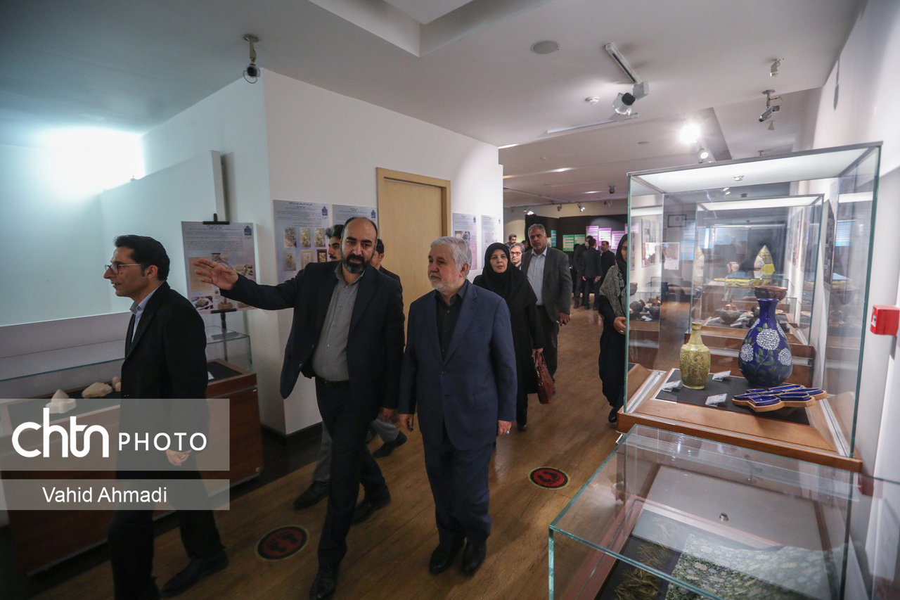 فعالیت پژوهشگاه میراثفرهنگی باید جذاب در اختیار مخاطبان قرار گیرد/ رونمایی از تازههای نشر