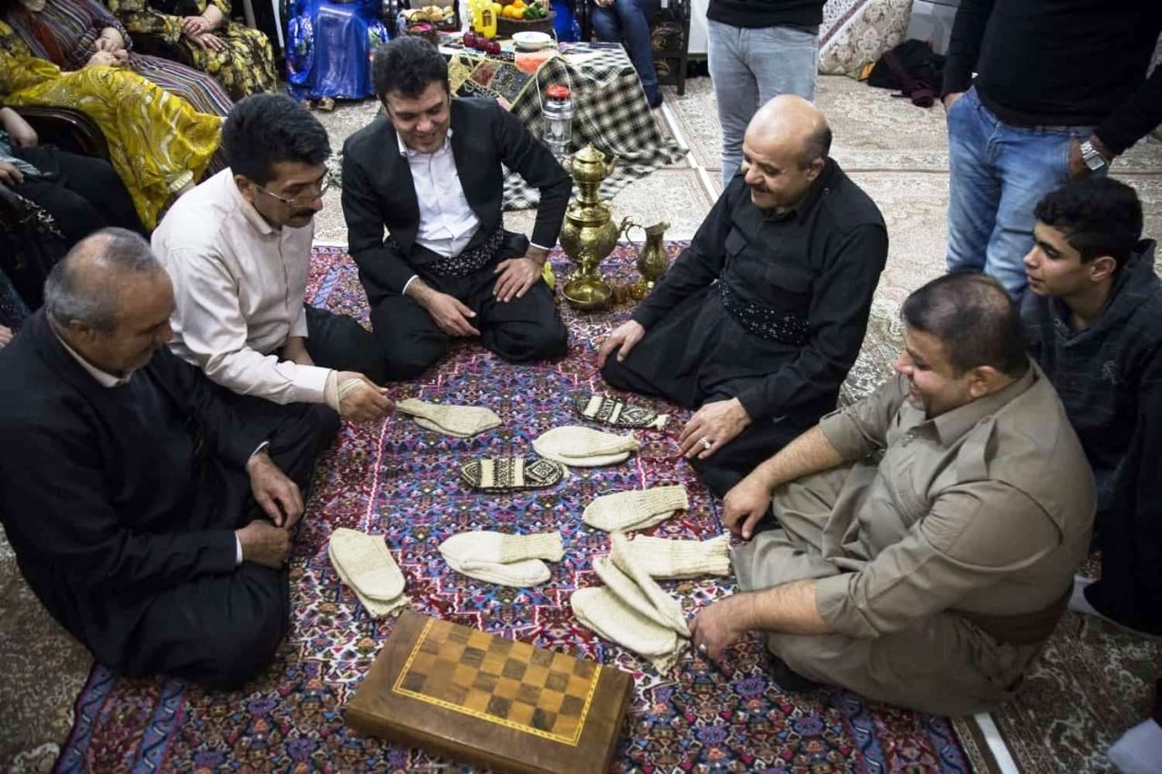 روایتی از تکرار شیرین آداب‌ورسوم مردم کردستان در «شه‌و چله» یا «شه‌و یلدا»