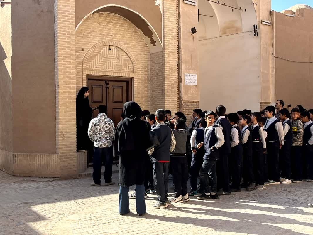 برگزاری تور گردشگری دانش‌آموزی در شهرستان اردکان
