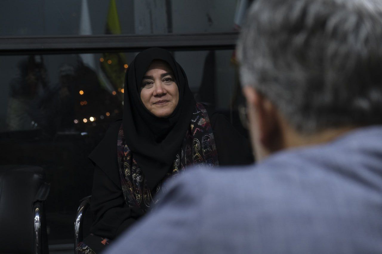 صادرات صنایع دستی، راهی مغفول برای تحقق «اقتصاد بدون نفت»/ برای رونق صادرات و رفع موانع چه باید کرد؟/ رونق تولید و صادرات صنایع دستی با تکیه بر ظرفیت بخش خصوصی