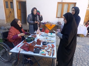 برگزاری نمایشگاه صنایع‌دستی به مناسبت روز مادر در گرگان