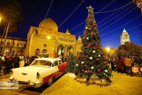 حال و هوا کلیسای وانک اصفهان هم زمان با شب سال نوی میلادی
