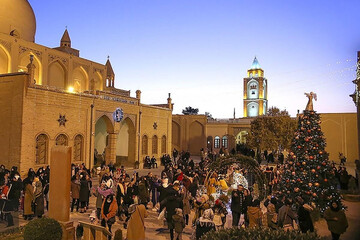 مراسم سال نو میلادی در محور تاریخی و گردشگری جلفای اصفهان
