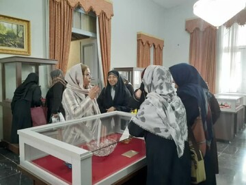 بازدید جمعی مادران از کاخ‌موزه گرگان