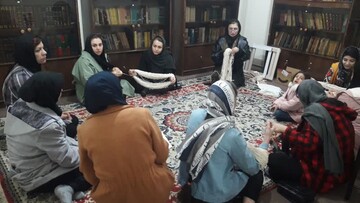 کارگاه آموزشی گلیم‌بافی در میاندوآب آذربایجان غربی برگزار می‌شود