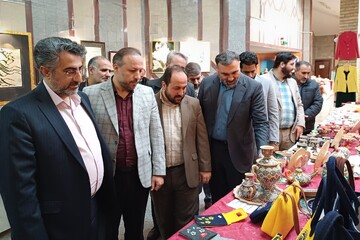 بازدید مدیرکل میراث‌فرهنگی از دومین جشنواره صنایع‌دستی بسیج البرز/ جشنواره‌های صنایع‌دستی زمینه‌ای برای حمایت از هنرمندان
